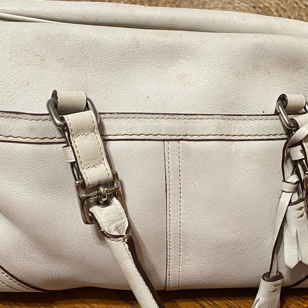 Elegant White Handbag